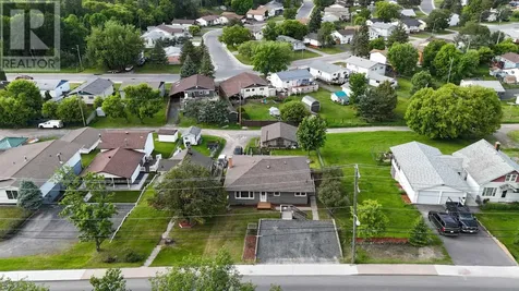 912 Ninth Street Kenora ON P9N 2T2
