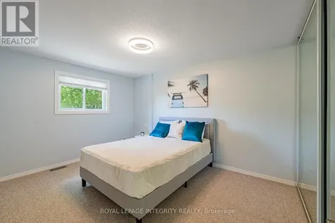208 Blackdome Crescent Ottawa ON K2T 1A6