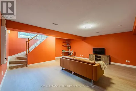 208 Blackdome Crescent Ottawa ON K2T 1A6