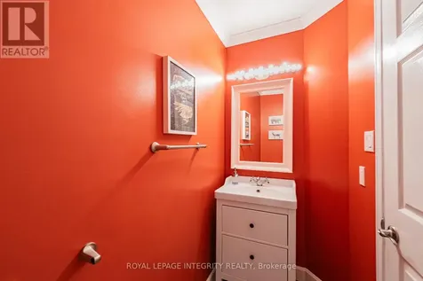 208 Blackdome Crescent Ottawa ON K2T 1A6