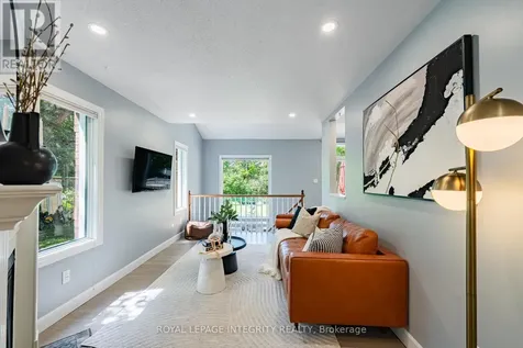 208 Blackdome Crescent Ottawa ON K2T 1A6