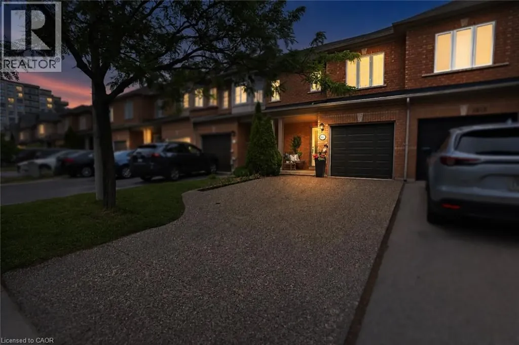 1815 Mccoy Avenue Burlington ON L7L 7L8