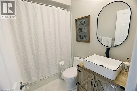 1815 Mccoy Avenue Burlington ON L7L 7L8