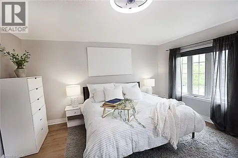 1815 Mccoy Avenue Burlington ON L7L 7L8