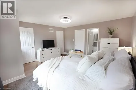 1815 Mccoy Avenue Burlington ON L7L 7L8