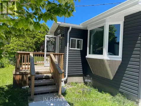 1962 Franklin Avenue West Sarnia ON N0N 1C0
