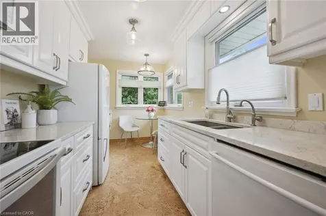 317 Pandora Avenue North Kitchener ON N2H 3E4