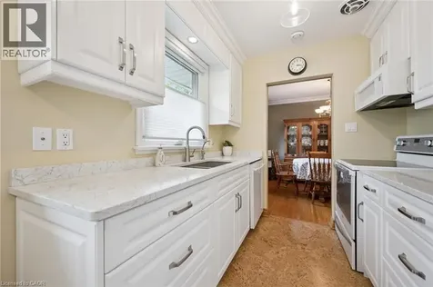 317 Pandora Avenue North Kitchener ON N2H 3E4
