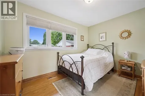 317 Pandora Avenue North Kitchener ON N2H 3E4