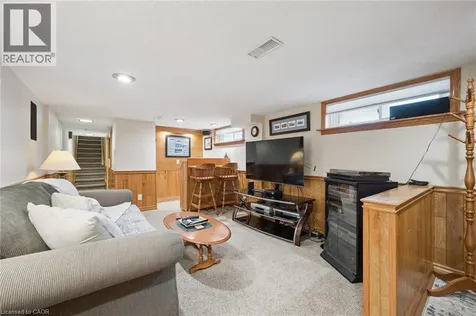 317 Pandora Avenue North Kitchener ON N2H 3E4