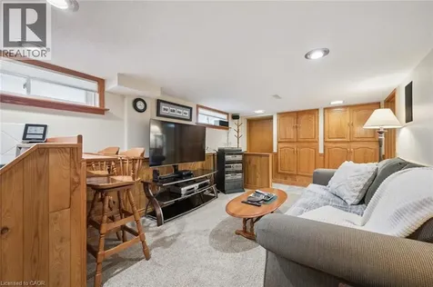 317 Pandora Avenue North Kitchener ON N2H 3E4