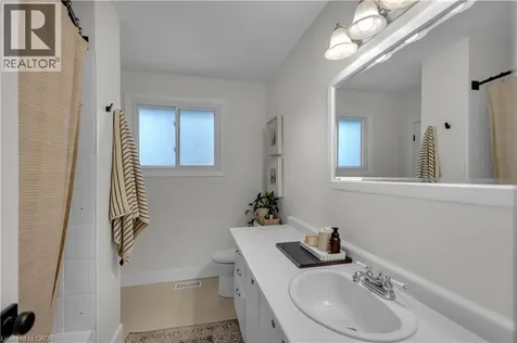 5211 Tamarac Drive Burlington ON L7L 3N3
