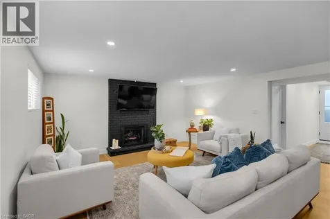 5211 Tamarac Drive Burlington ON L7L 3N3