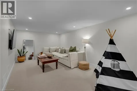 5211 Tamarac Drive Burlington ON L7L 3N3