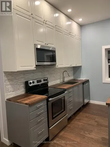 21 Cedar Street Cambridge ON N1S 1T8