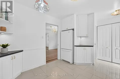 2365 Keystone Court Ottawa ON K1W 1B1