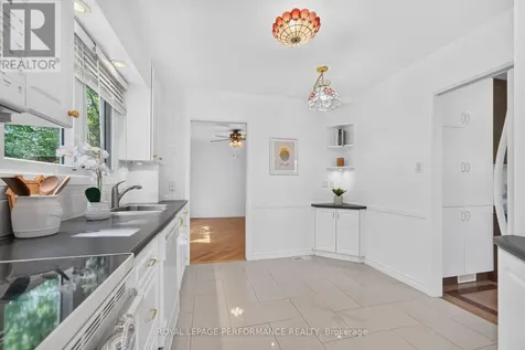 2365 Keystone Court Ottawa ON K1W 1B1