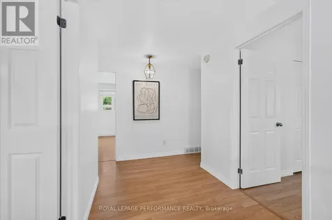 2365 Keystone Court Ottawa ON K1W 1B1
