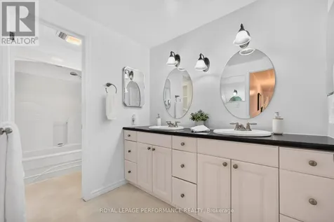 2365 Keystone Court Ottawa ON K1W 1B1