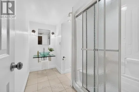 2365 Keystone Court Ottawa ON K1W 1B1