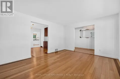 2365 Keystone Court Ottawa ON K1W 1B1