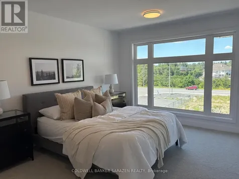 33 Salamander Way Ottawa ON K1X 0G1