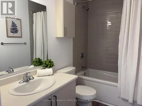 33 Salamander Way Ottawa ON K1X 0G1