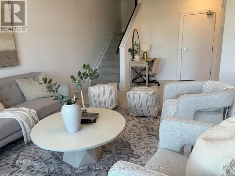 33 Salamander Way Ottawa ON K1X 0G1