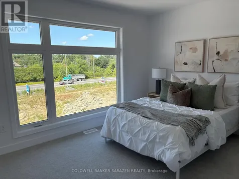 33 Salamander Way Ottawa ON K1X 0G1