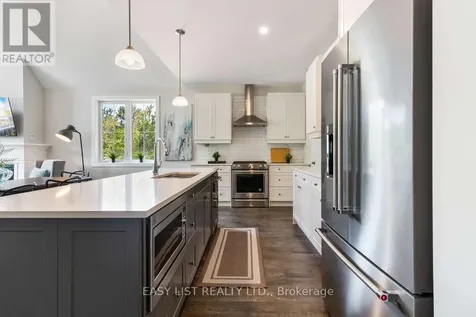 158 Courtland Street Blue Mountains ON L9Y 5L7
