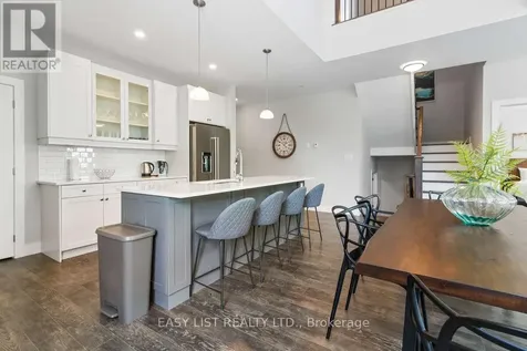158 Courtland Street Blue Mountains ON L9Y 5L7