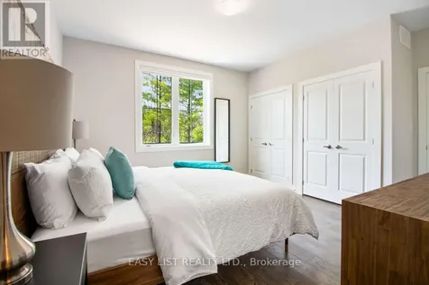 158 Courtland Street Blue Mountains ON L9Y 5L7