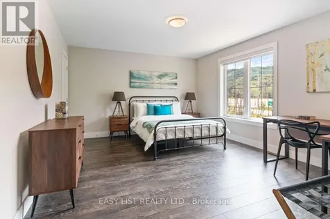 158 Courtland Street Blue Mountains ON L9Y 5L7