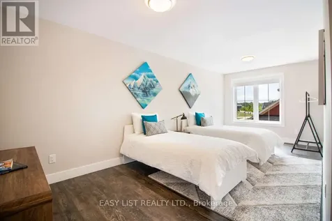 158 Courtland Street Blue Mountains ON L9Y 5L7