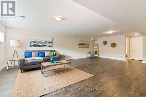 158 Courtland Street Blue Mountains ON L9Y 5L7