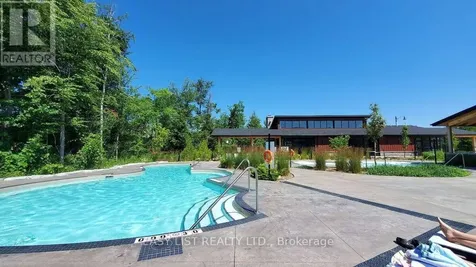 158 Courtland Street Blue Mountains ON L9Y 5L7