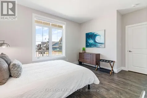 158 Courtland Street Blue Mountains ON L9Y 5L7