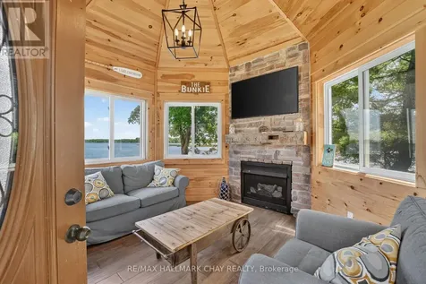 465 Mooney Crescent Orillia ON L3V 6R5