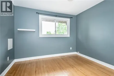 1027 Bernhardt Street Cambridge ON N3H 2X9