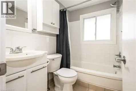 1027 Bernhardt Street Cambridge ON N3H 2X9
