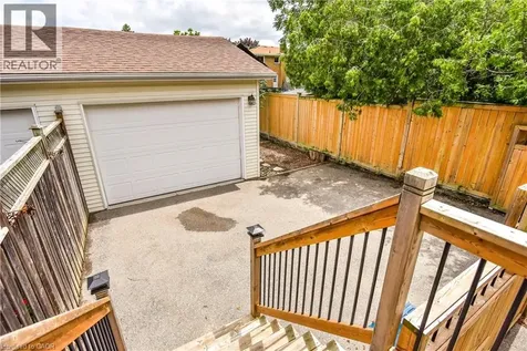 1027 Bernhardt Street Cambridge ON N3H 2X9