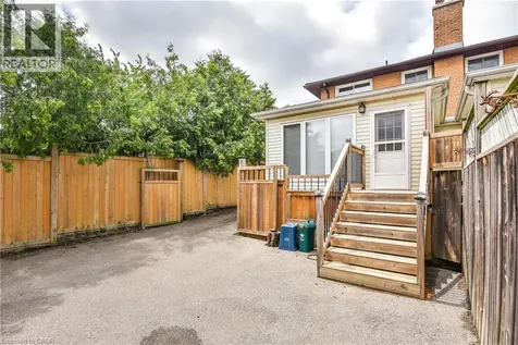 1027 Bernhardt Street Cambridge ON N3H 2X9