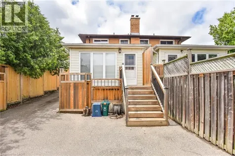 1027 Bernhardt Street Cambridge ON N3H 2X9