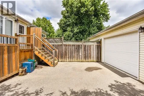1027 Bernhardt Street Cambridge ON N3H 2X9