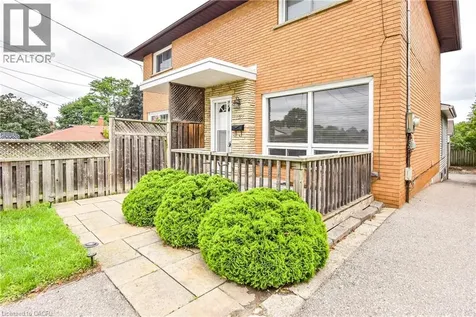 1027 Bernhardt Street Cambridge ON N3H 2X9