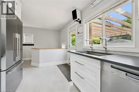 40 Madison Avenue South Kitchener ON N2G 3M5