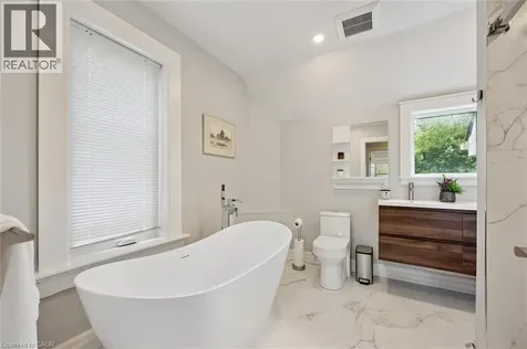 40 Madison Avenue South Kitchener ON N2G 3M5