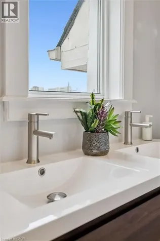 40 Madison Avenue South Kitchener ON N2G 3M5
