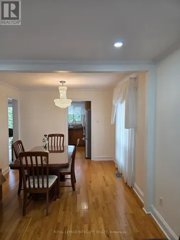 63 Topley Crescent Ottawa ON K1G 4M7