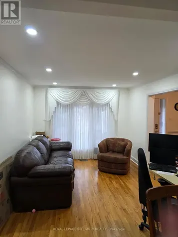 63 Topley Crescent Ottawa ON K1G 4M7